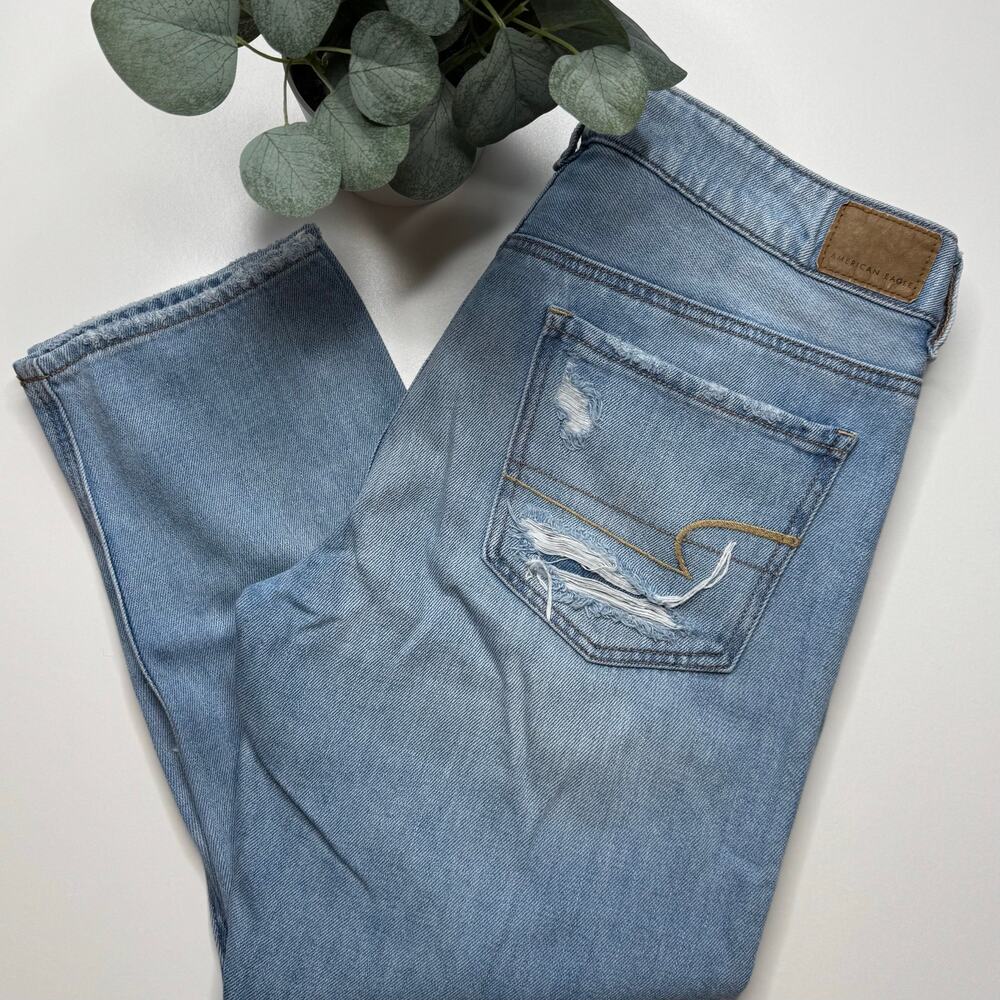 American Eagle | Light Wash Distressed X-Short Button Fly Tomgirl Jeans